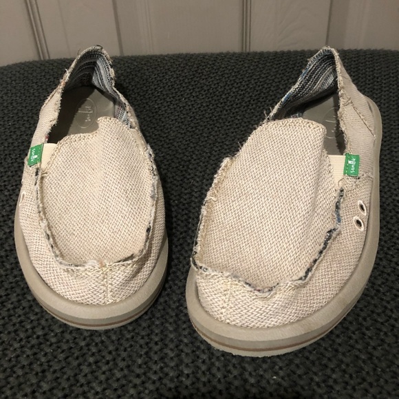 Sanuk Shoes - Women’s Sanuk hemp casual slip on shoes size 8